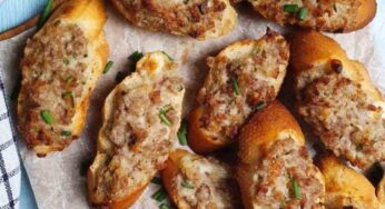 Questi crostini veloci e invitanti sono una prelibatezza. Li preparo quando ho poco tempo e tanti ospiti a cena