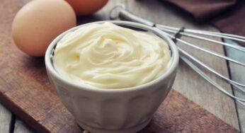 Hai dimenticato di comprare la maionese? Ti dico come prepararla in meno di 5 minuti: l’occorrente lo trovi in casa e sarà super cremosa