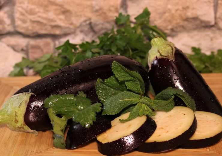 Melanzane tagliate