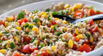 Insalata d’orzo e via: uso quello che ho in frigo e preparo una piatto leggero e super saporito